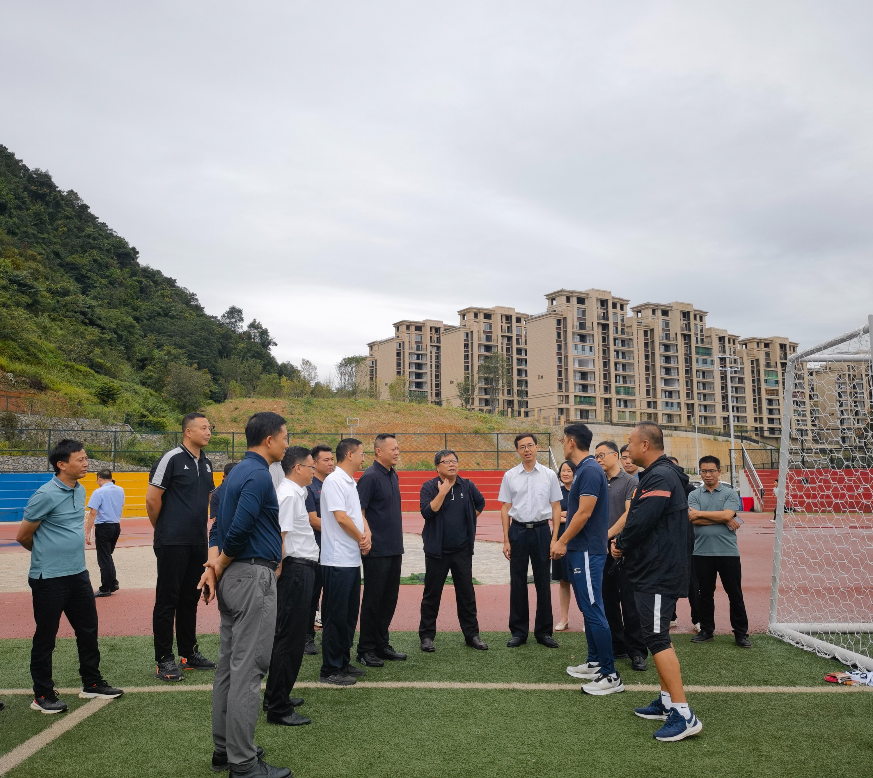 包含青训课程国际标准入制定，推动行业融合发展的词条