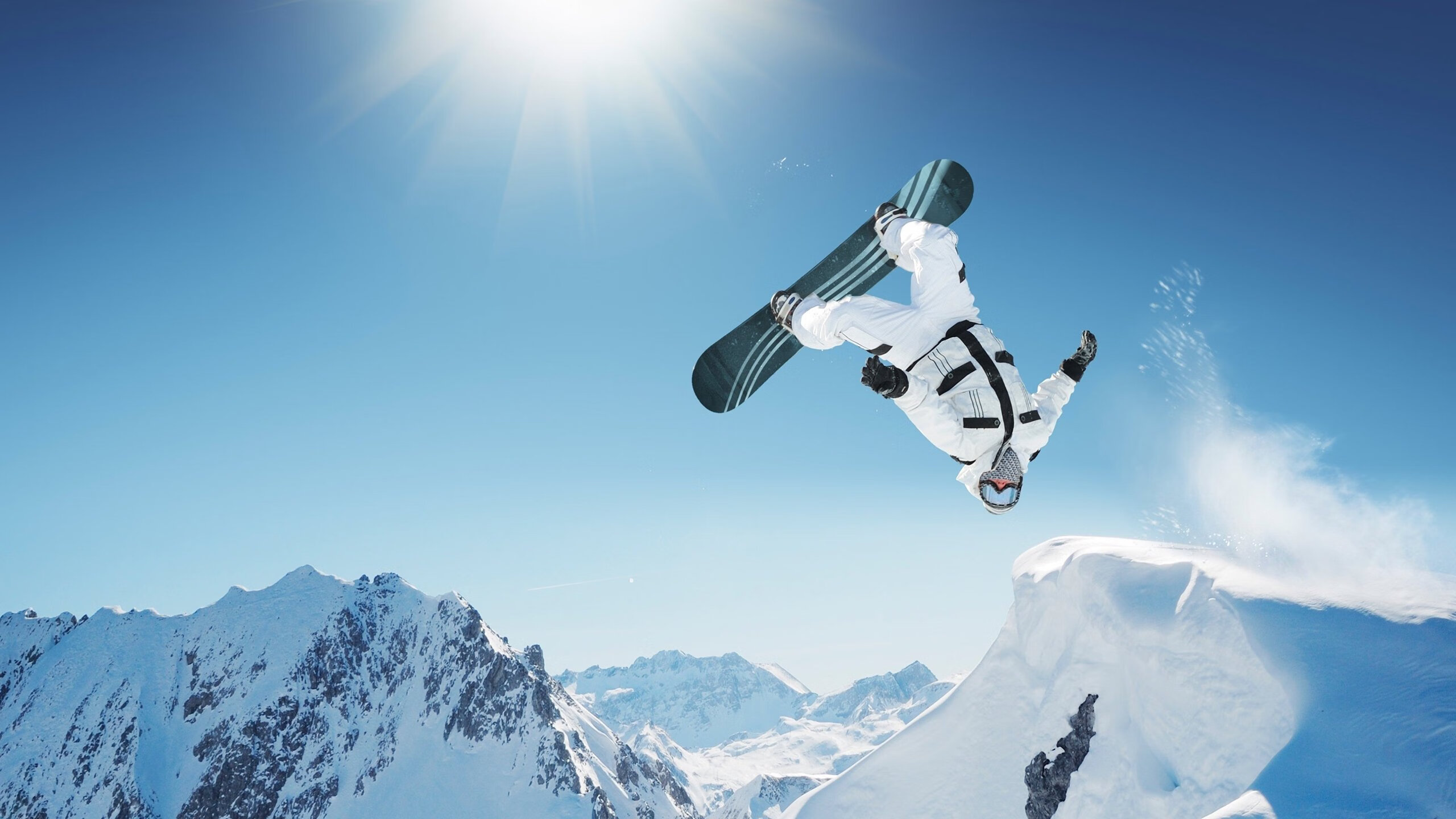 夜战赛段:星光下的极速狂飙